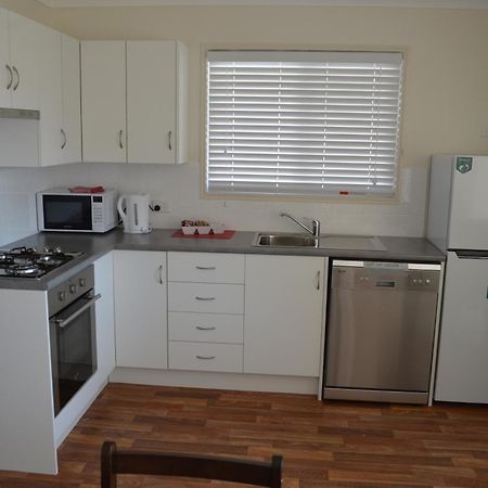 Wondai Accommodation Units And Villas Екстер'єр фото