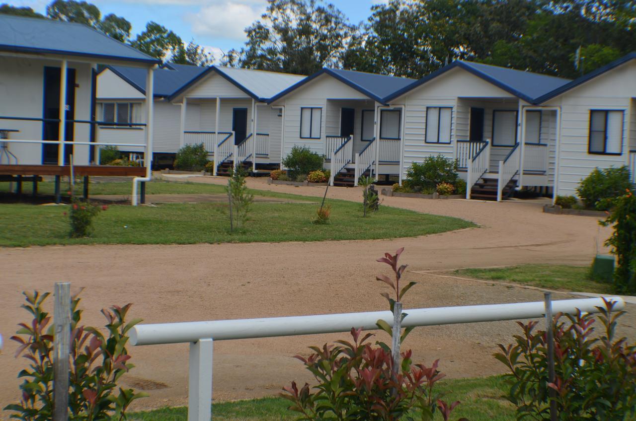 Wondai Accommodation Units And Villas Екстер'єр фото