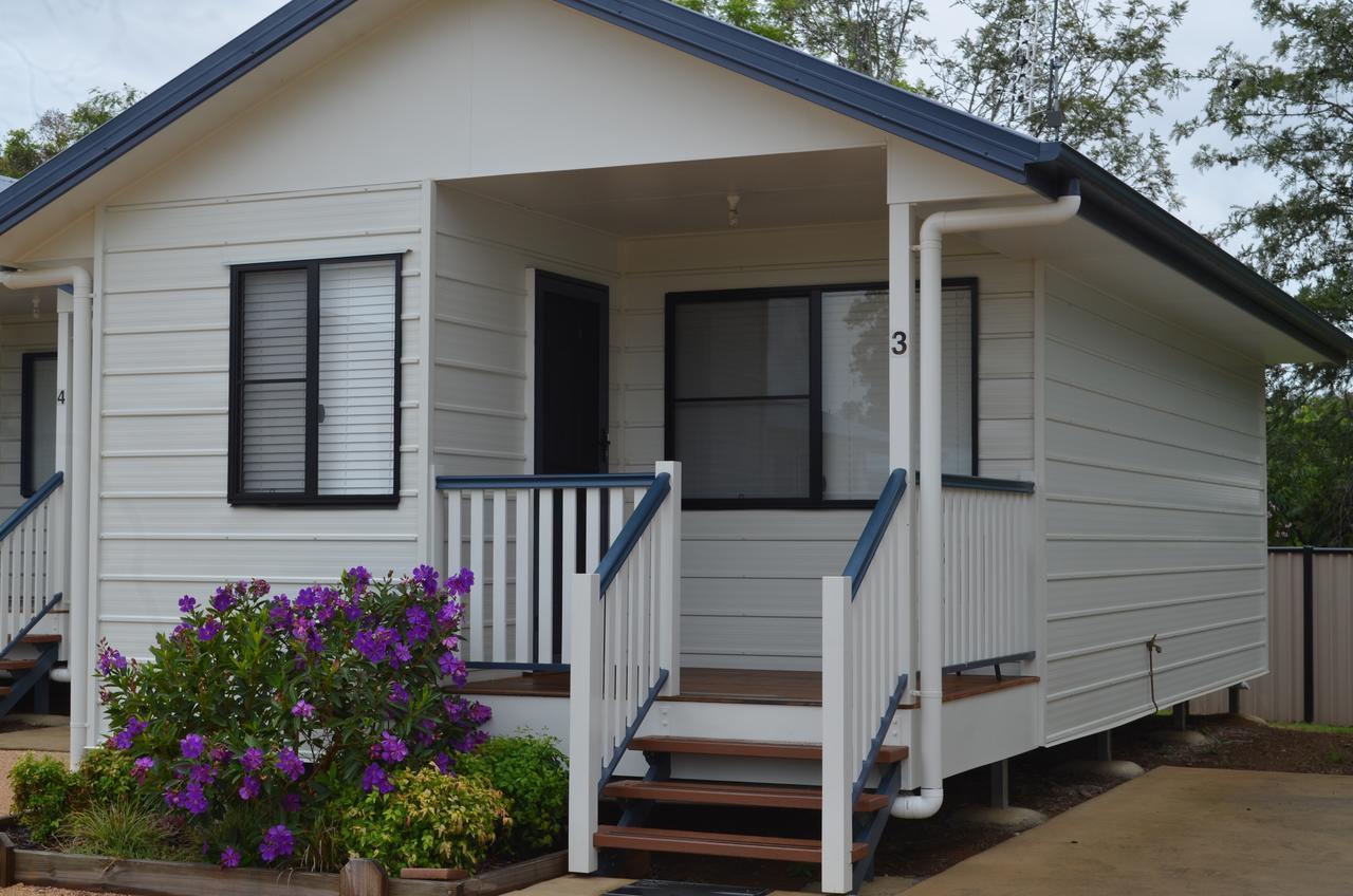 Wondai Accommodation Units And Villas Екстер'єр фото