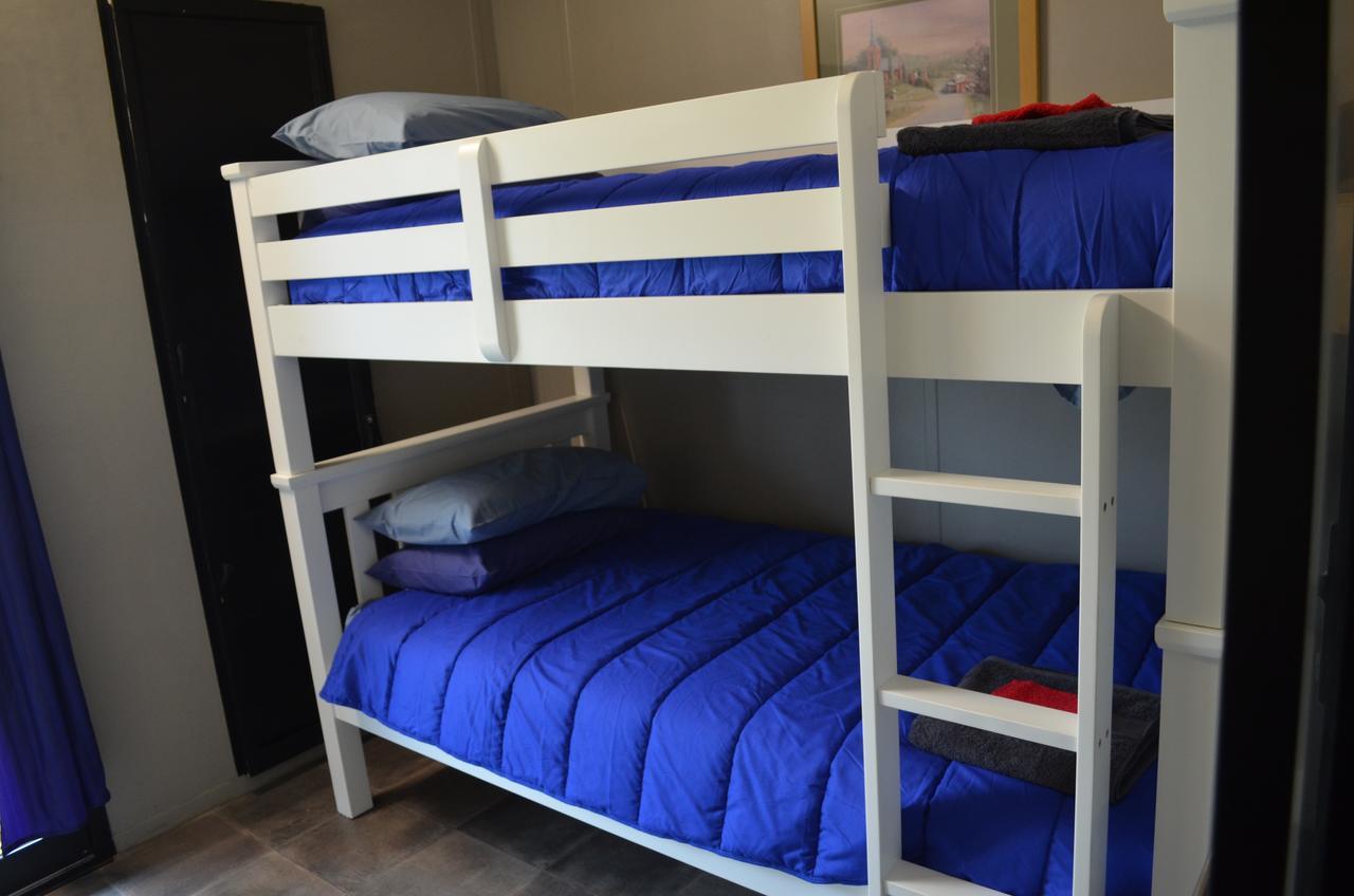 Wondai Accommodation Units And Villas Екстер'єр фото