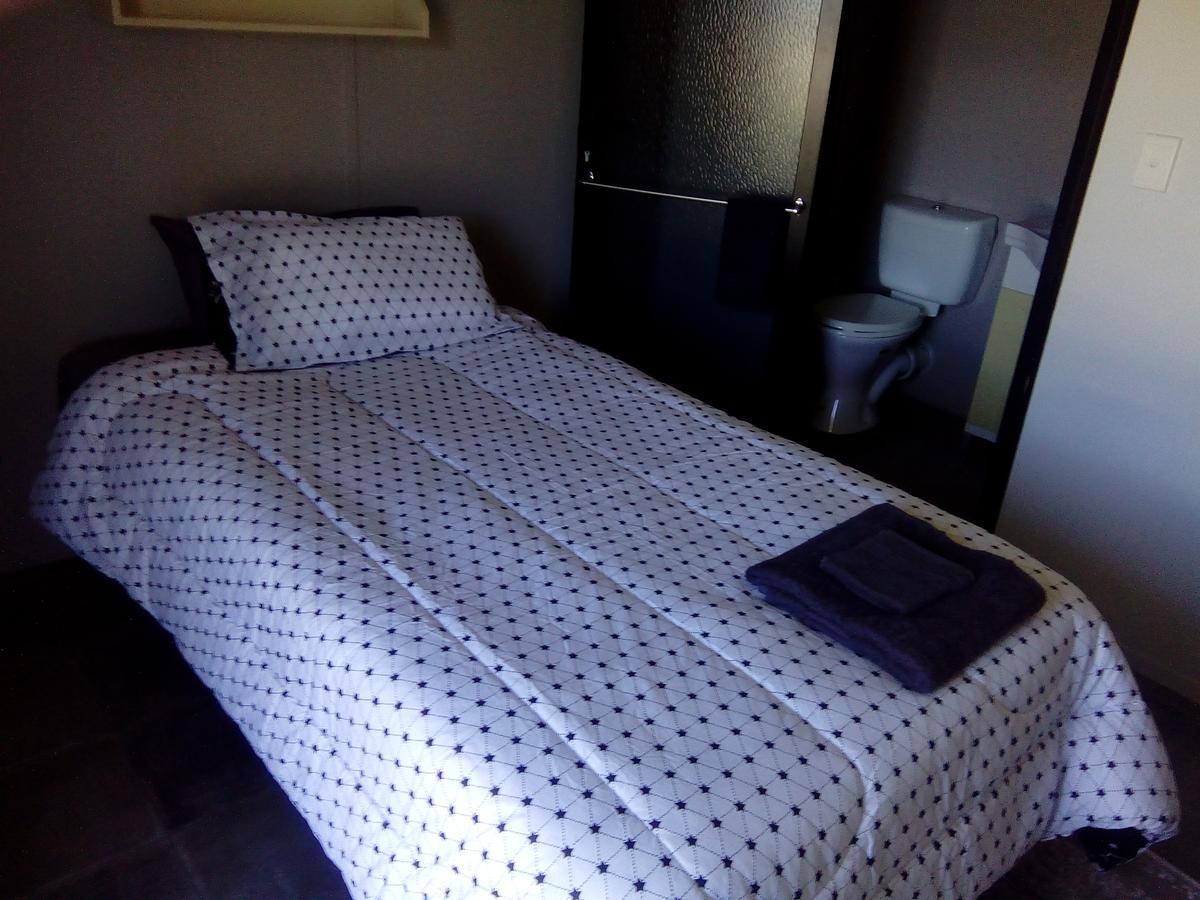 Wondai Accommodation Units And Villas Екстер'єр фото